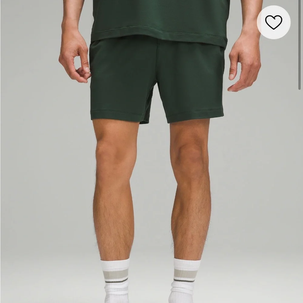 SOLD Lululemon Men’s “Soft Jersey” Short 5” Inseam (L) *POPULAR COLOR*